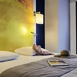 Mercure Centre Cathédrale Hotel 4*