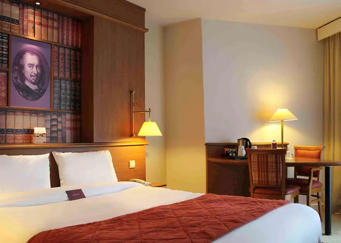 Готель Mercure Centre Cathedrale