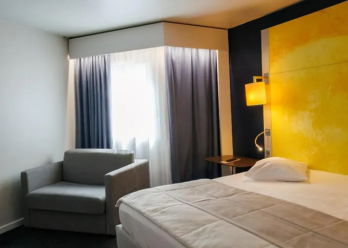 Готель Mercure Centre Cathedrale Руан