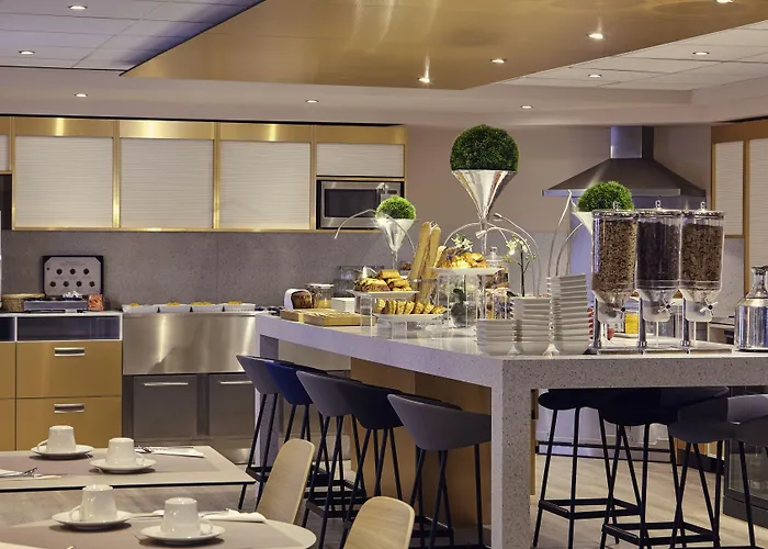 Готель Mercure Centre Cathedrale Руан