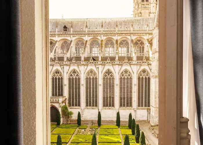 Отель Mercure Centre Cathedrale