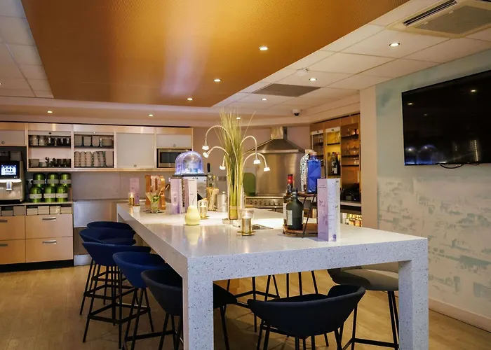 Mercure Centre Cathédrale Hotel 4*